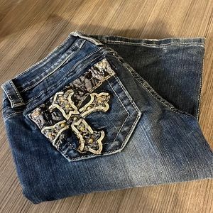 Great pair of Miss Me Jeans Minimal Use!